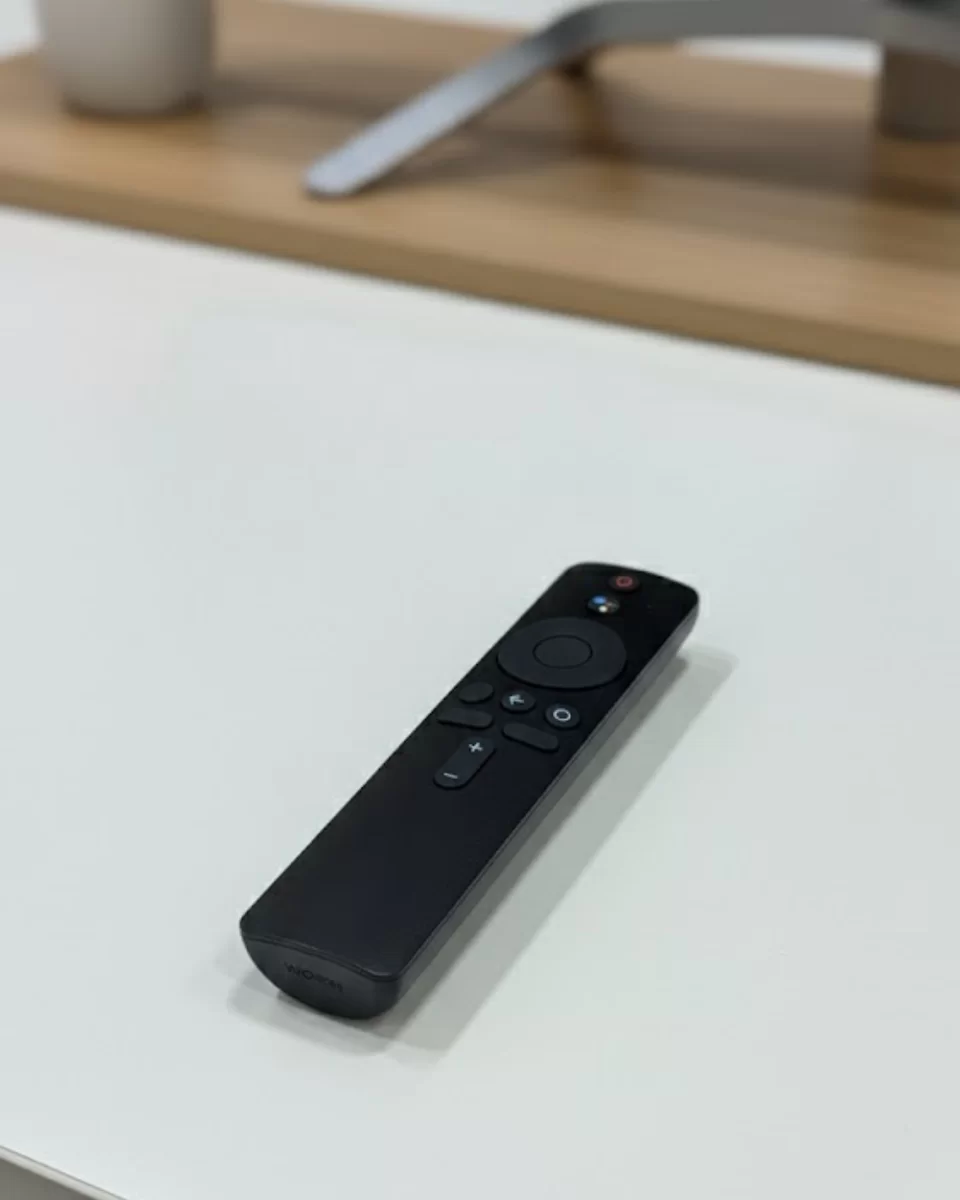 Sesli Komut Destekli Akıllı TV Kumandası Bluetooth Bağlantılı